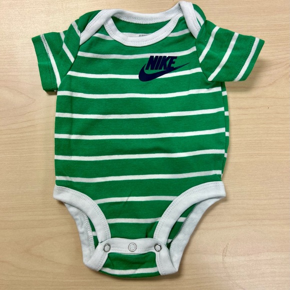 👶 Nike & Jordan Baby Onesie Bundle – 5 Pieces – Unisex 👶 - Picture 6 of 11